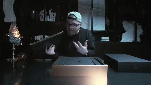The World's Thinnest Laptop! The World's Thinnest Laptop!