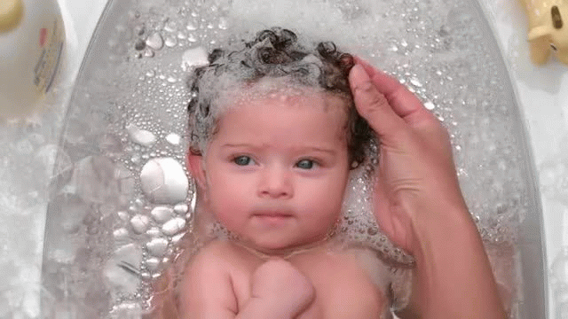 Bathing your Baby with JOHNSON'S