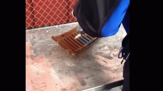 World's First Laser Rust Remover