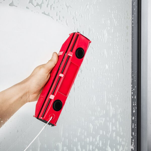 The Glider Magnetic Window Cleaner The Glider Magnetic Window Cleaner