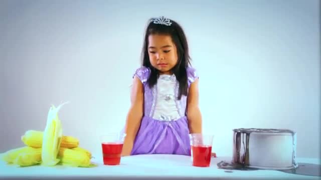 Susty Party- corn cups vs plastic cups Susty Party- corn cups vs plastic cups