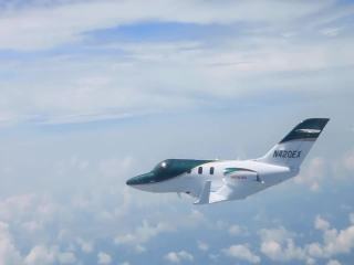 Flying the New HondaJet Flying the New HondaJet