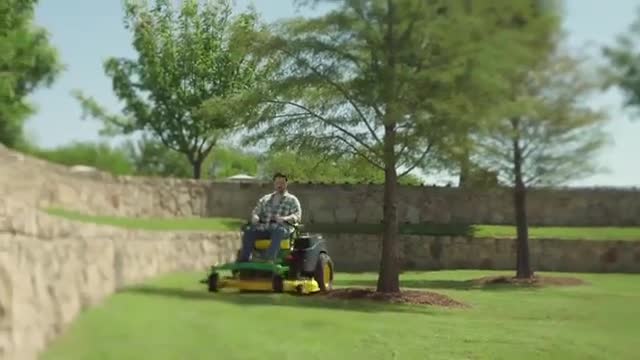 John Deere EZtrak-Z435 with 48-inch deck