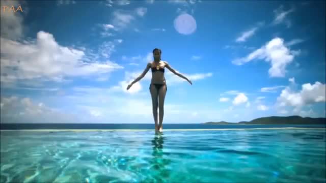 CLIFF DIVING HOT WOMEN   2016