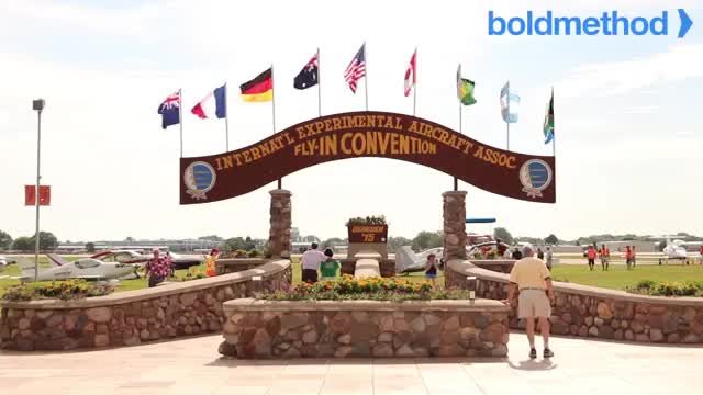 Oshkosh AirVenture 2015 Trailer Oshkosh AirVenture 2015 Trailer